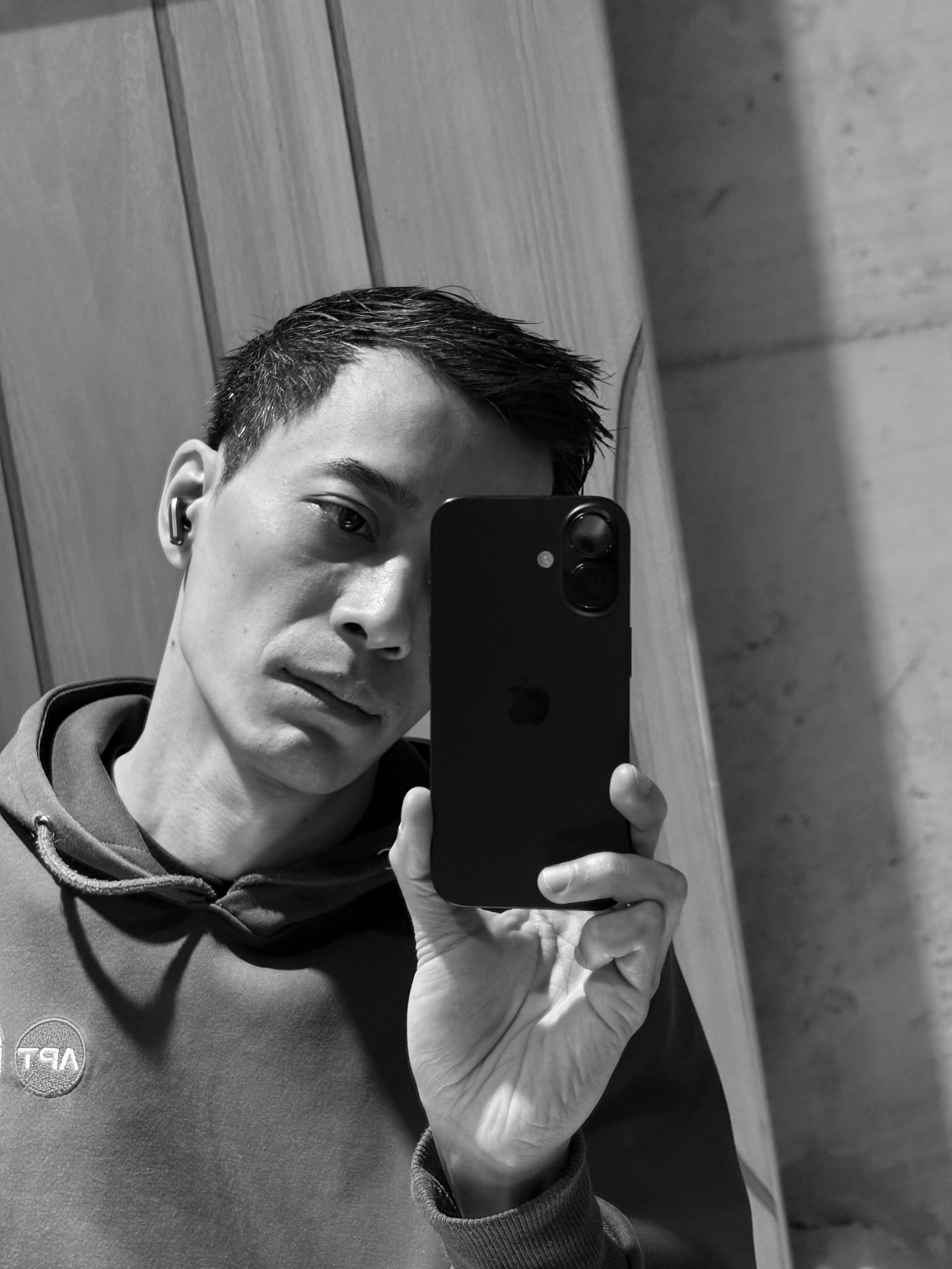 Pieter Borremans is taking photo shot black and white